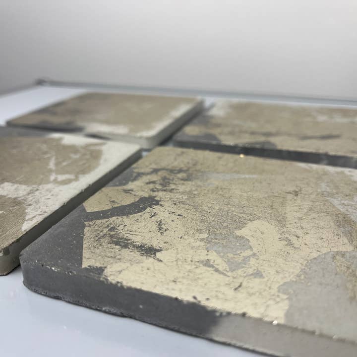 Elegant Gold Leaf Concrete Coasters - Handcrafted Table Protection